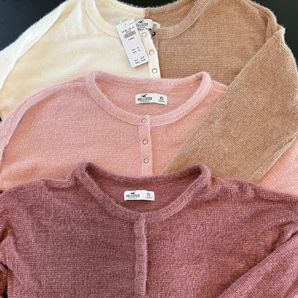 Hollister Xs sweater lot - Picture 2 of 3
